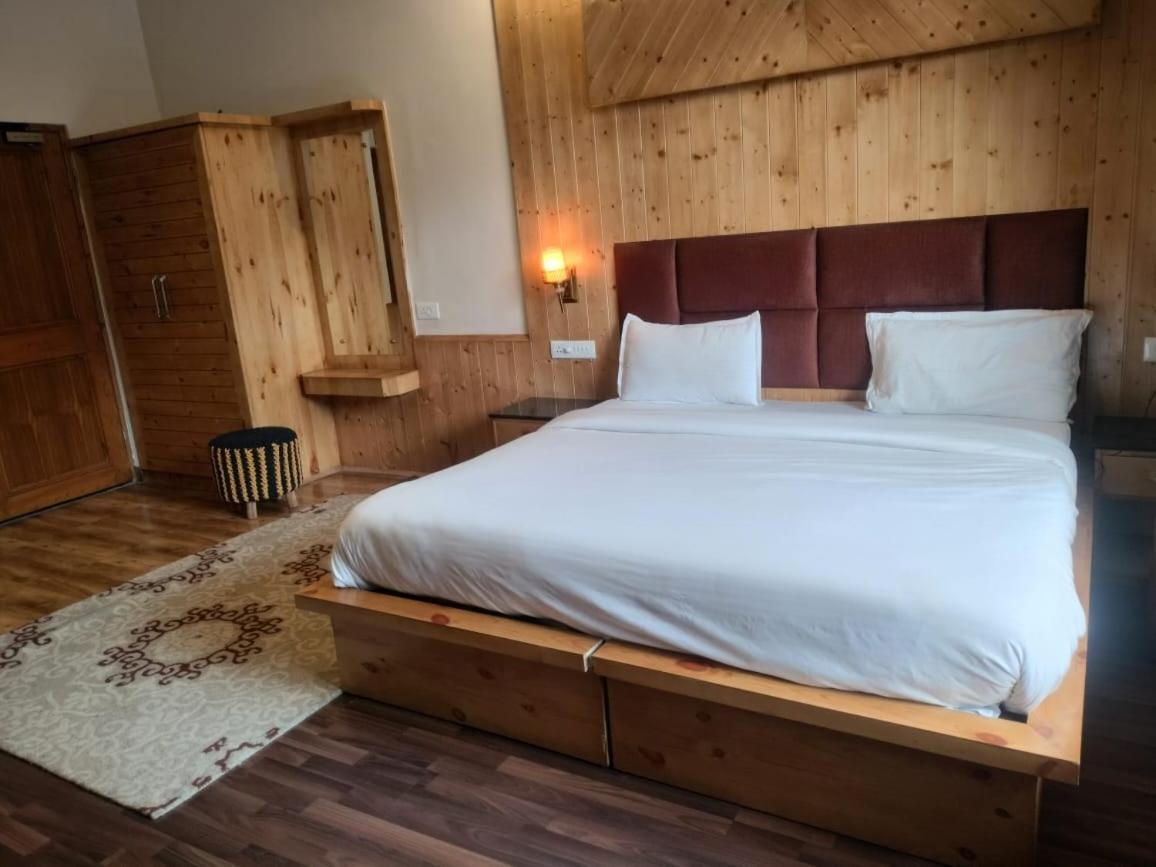 Hotel Riya Garden 4*