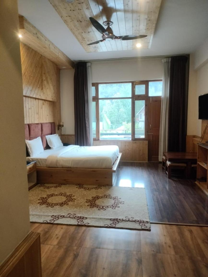 Hotel Riya Garden Manali (Himachal Pradesh)